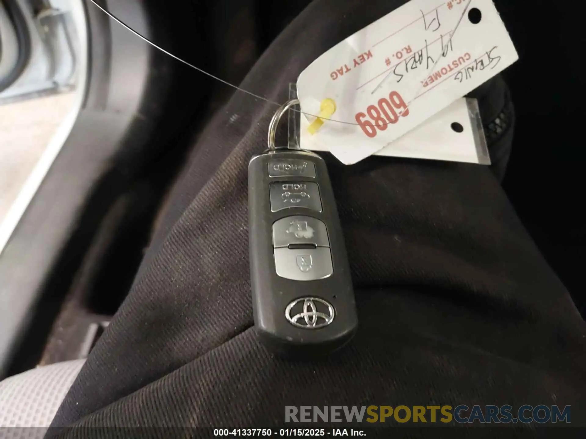 11 Photograph of a damaged car 3MYDLBYV2KY506668 TOYOTA YARIS 2019
