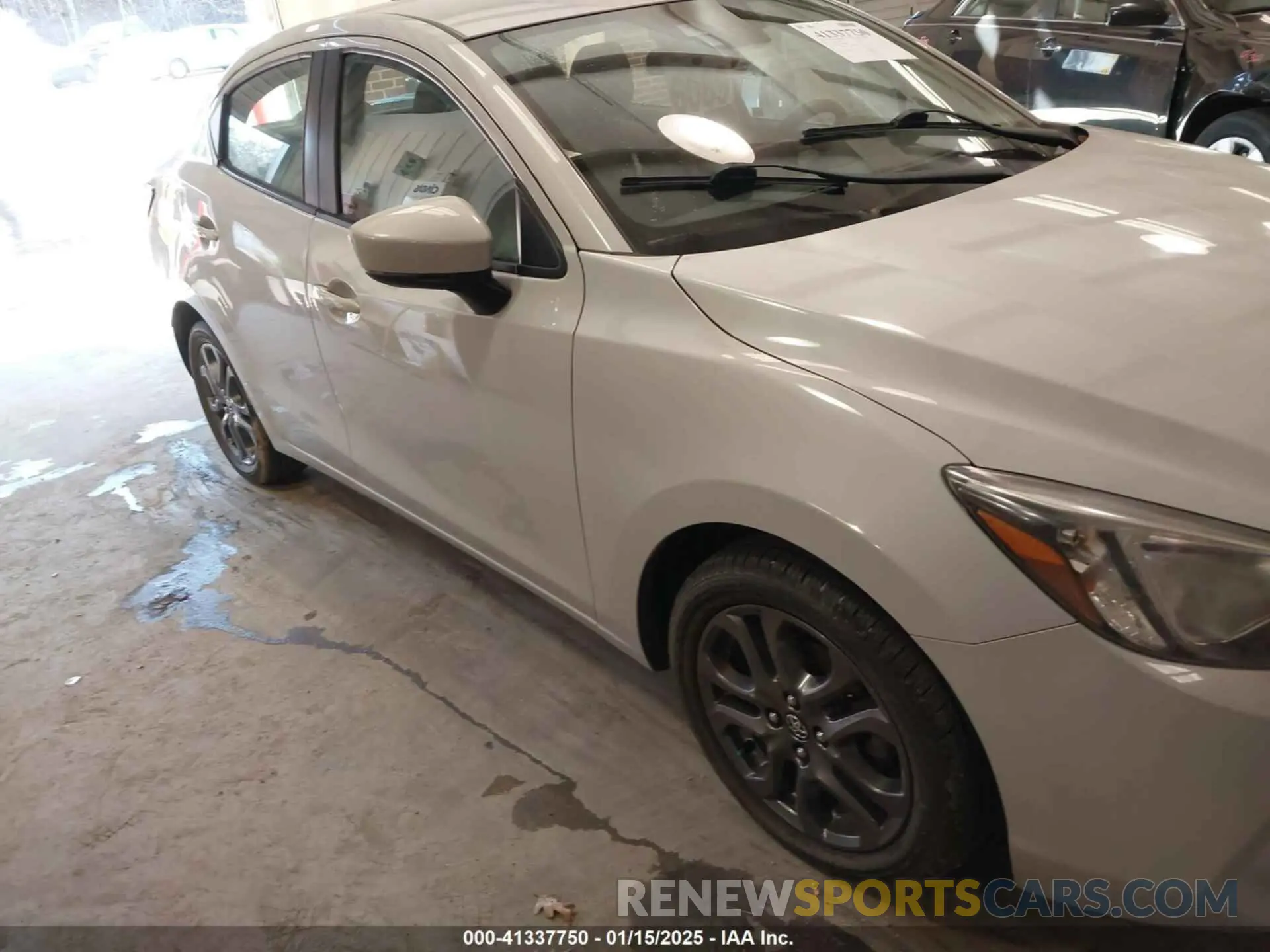 12 Photograph of a damaged car 3MYDLBYV2KY506668 TOYOTA YARIS 2019