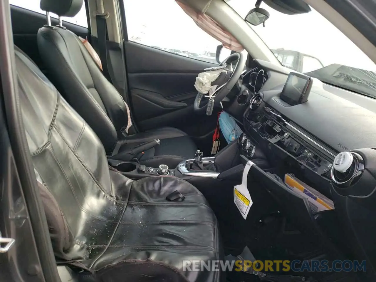 5 Photograph of a damaged car 3MYDLBYV2KY520974 TOYOTA YARIS 2019