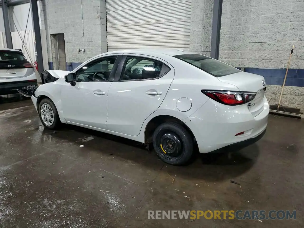 2 Фотография поврежденного автомобиля 3MYDLBYV2KY525768 TOYOTA YARIS 2019