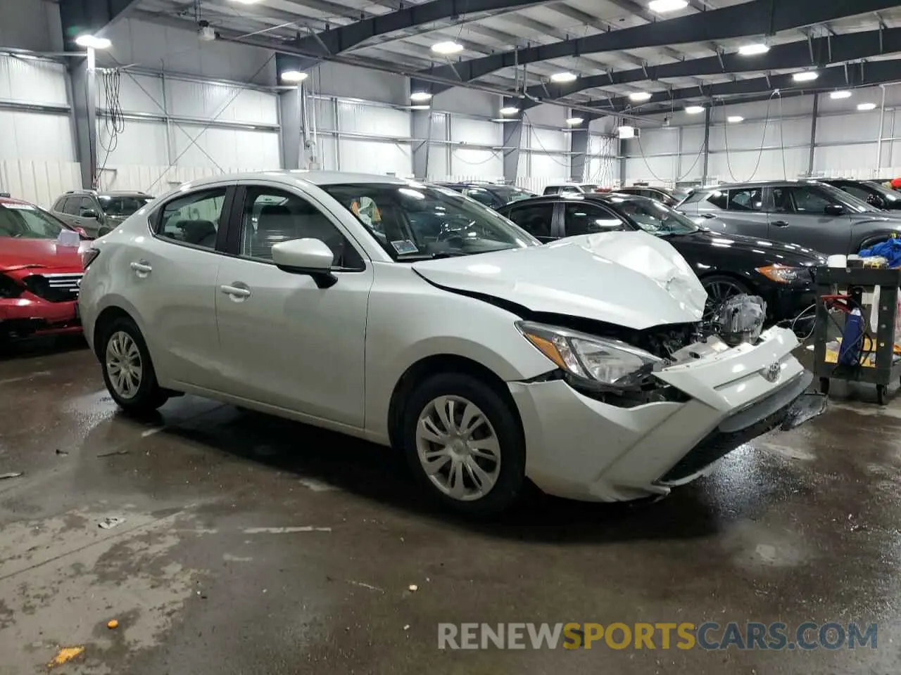4 Фотография поврежденного автомобиля 3MYDLBYV2KY525768 TOYOTA YARIS 2019