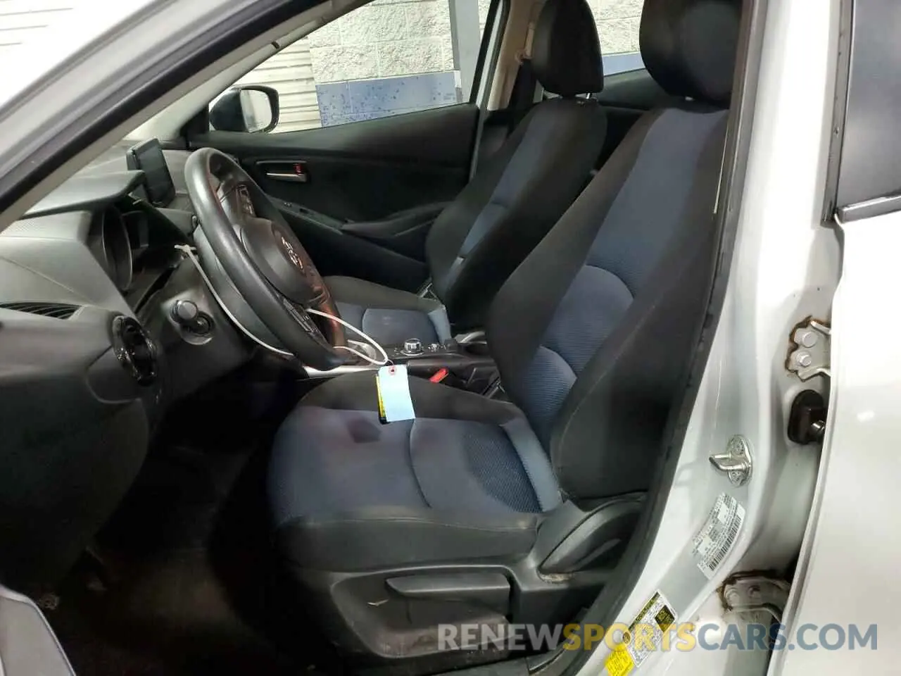 7 Фотография поврежденного автомобиля 3MYDLBYV2KY525768 TOYOTA YARIS 2019