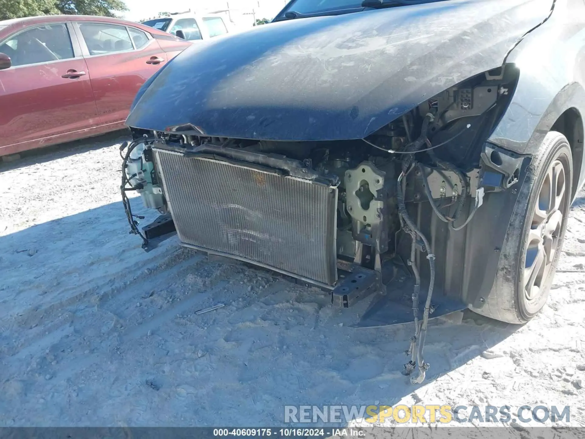 21 Фотография поврежденного автомобиля 3MYDLBYV3KY500300 TOYOTA YARIS 2019