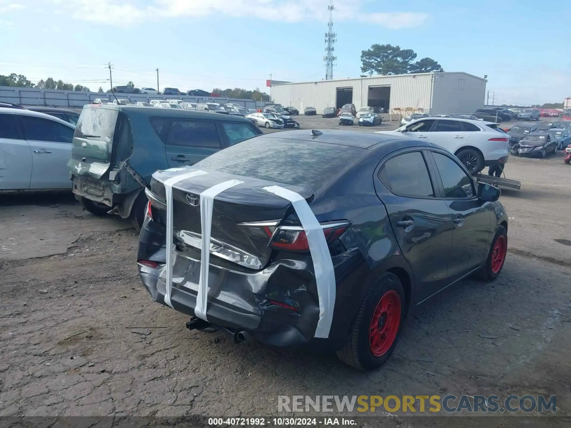 4 Photograph of a damaged car 3MYDLBYV3KY502113 TOYOTA YARIS 2019