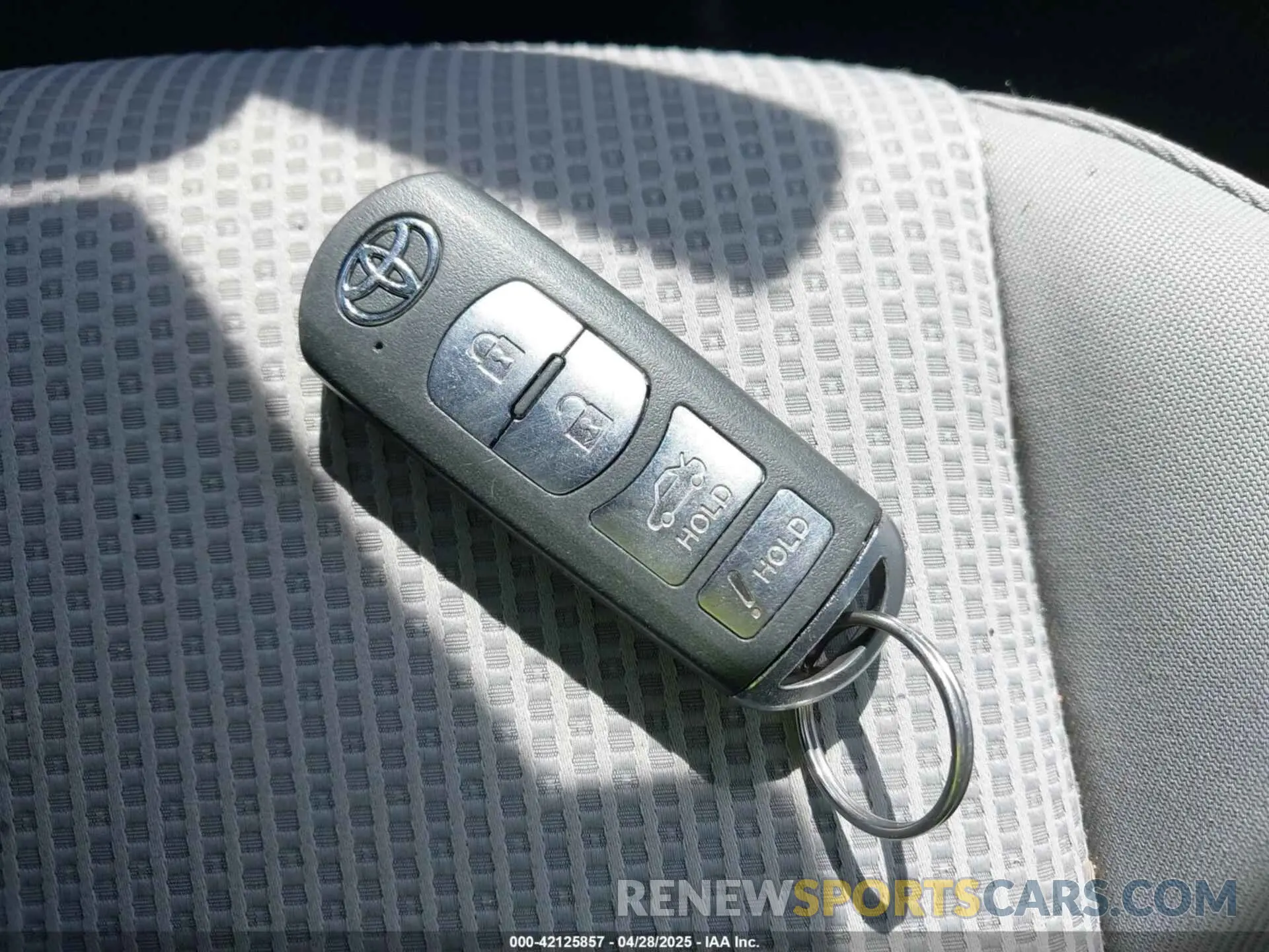 11 Photograph of a damaged car 3MYDLBYV3KY503066 TOYOTA YARIS 2019