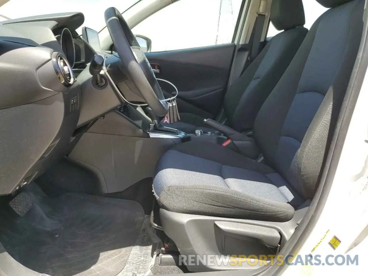 7 Photograph of a damaged car 3MYDLBYV3KY509238 TOYOTA YARIS 2019
