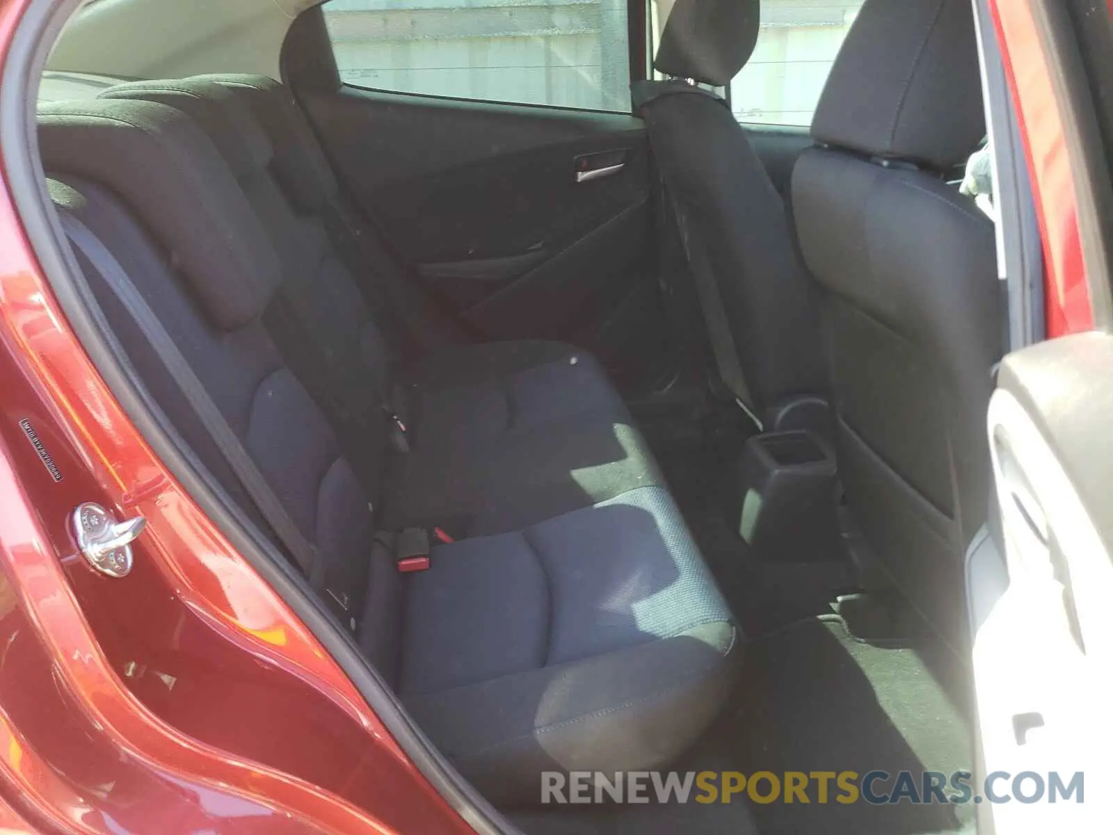 6 Photograph of a damaged car 3MYDLBYV3KY520689 TOYOTA YARIS 2019