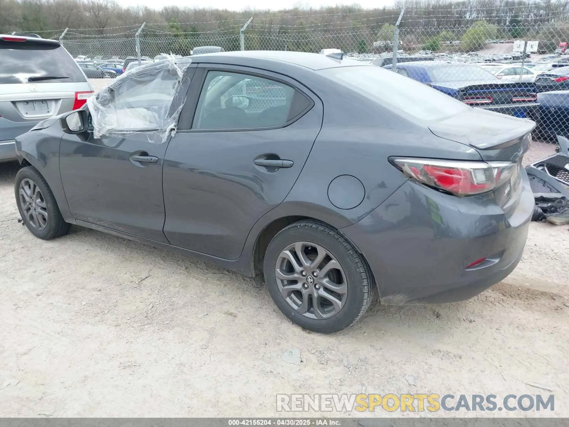 3 Фотография поврежденного автомобиля 3MYDLBYV4KY501407 TOYOTA YARIS 2019