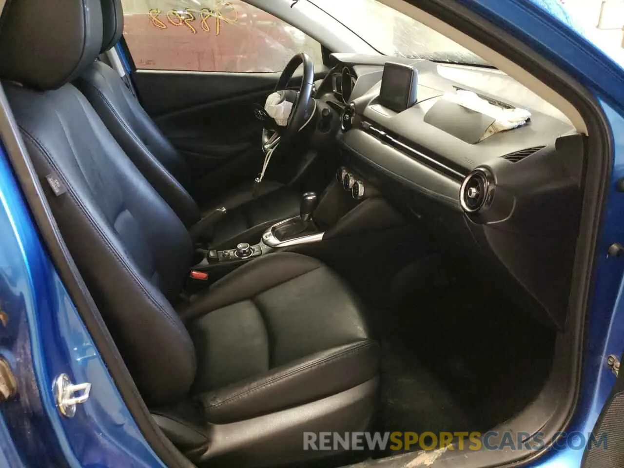 5 Photograph of a damaged car 3MYDLBYV4KY502900 TOYOTA YARIS 2019