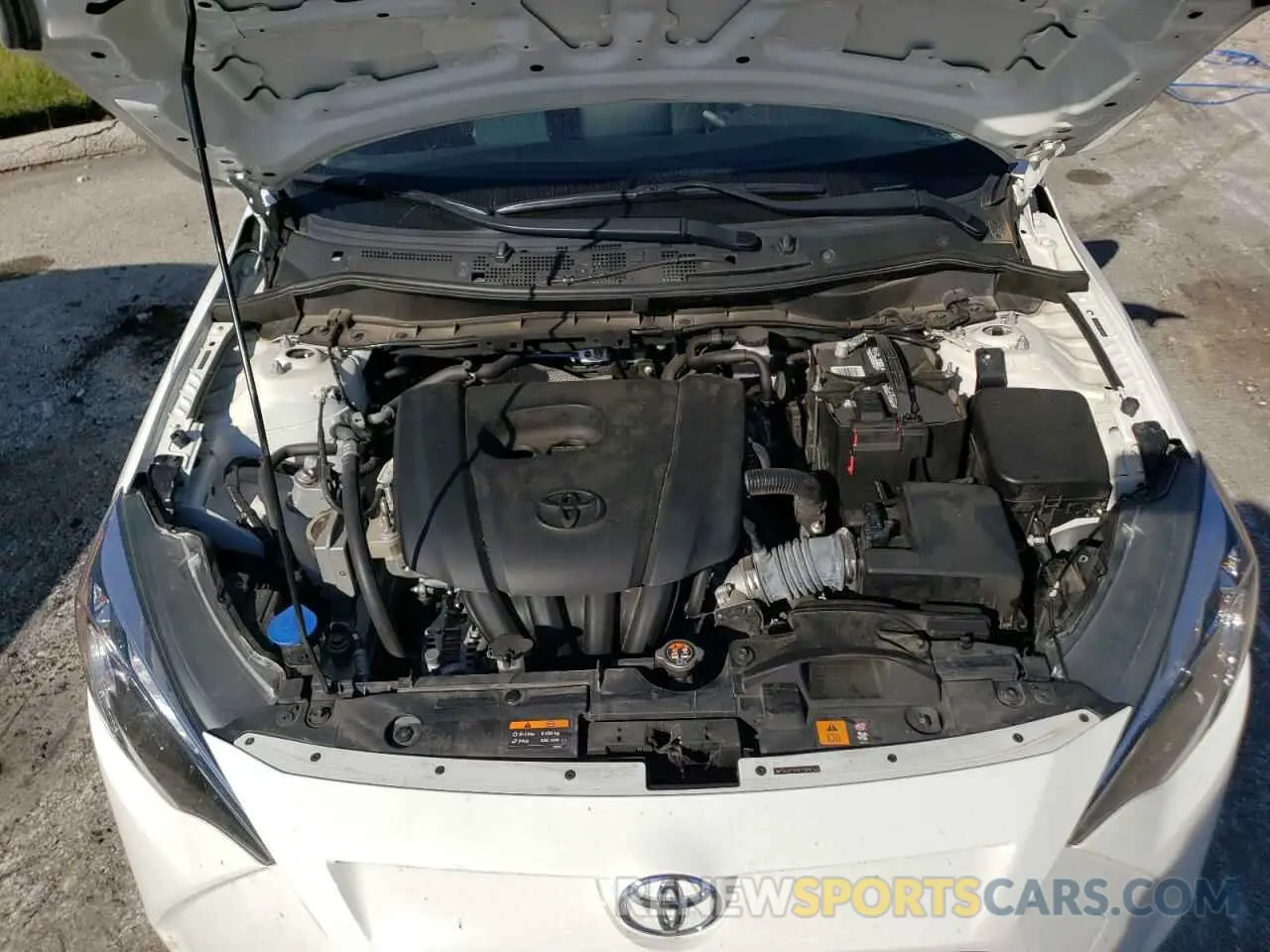 11 Photograph of a damaged car 3MYDLBYV4KY509703 TOYOTA YARIS 2019