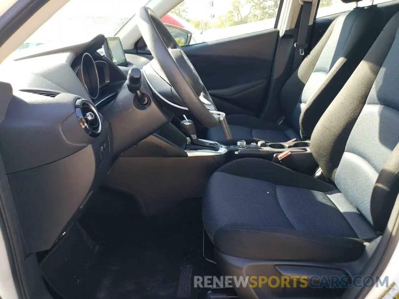 7 Photograph of a damaged car 3MYDLBYV4KY509703 TOYOTA YARIS 2019