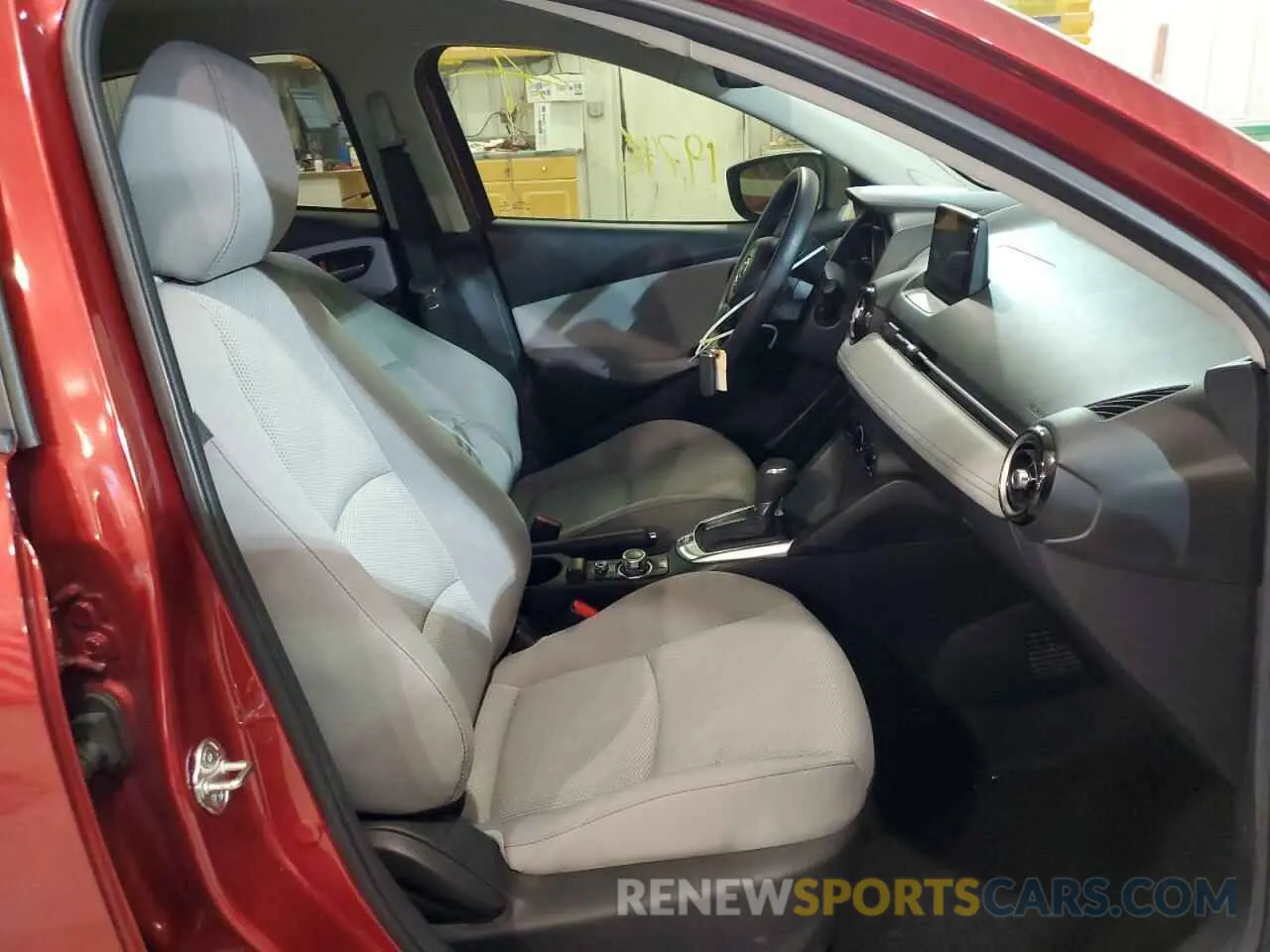 5 Photograph of a damaged car 3MYDLBYV4KY510351 TOYOTA YARIS 2019