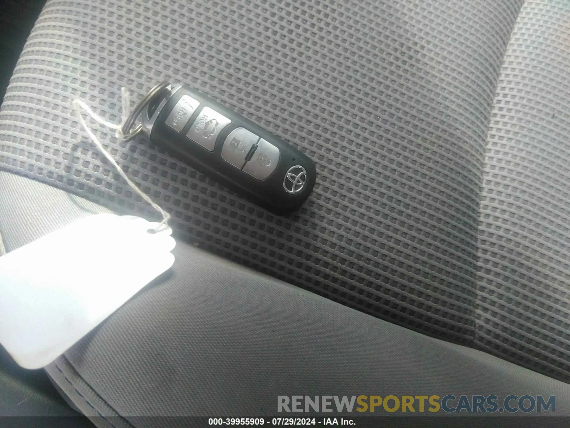 11 Фотография поврежденного автомобиля 3MYDLBYV4KY511631 TOYOTA YARIS 2019