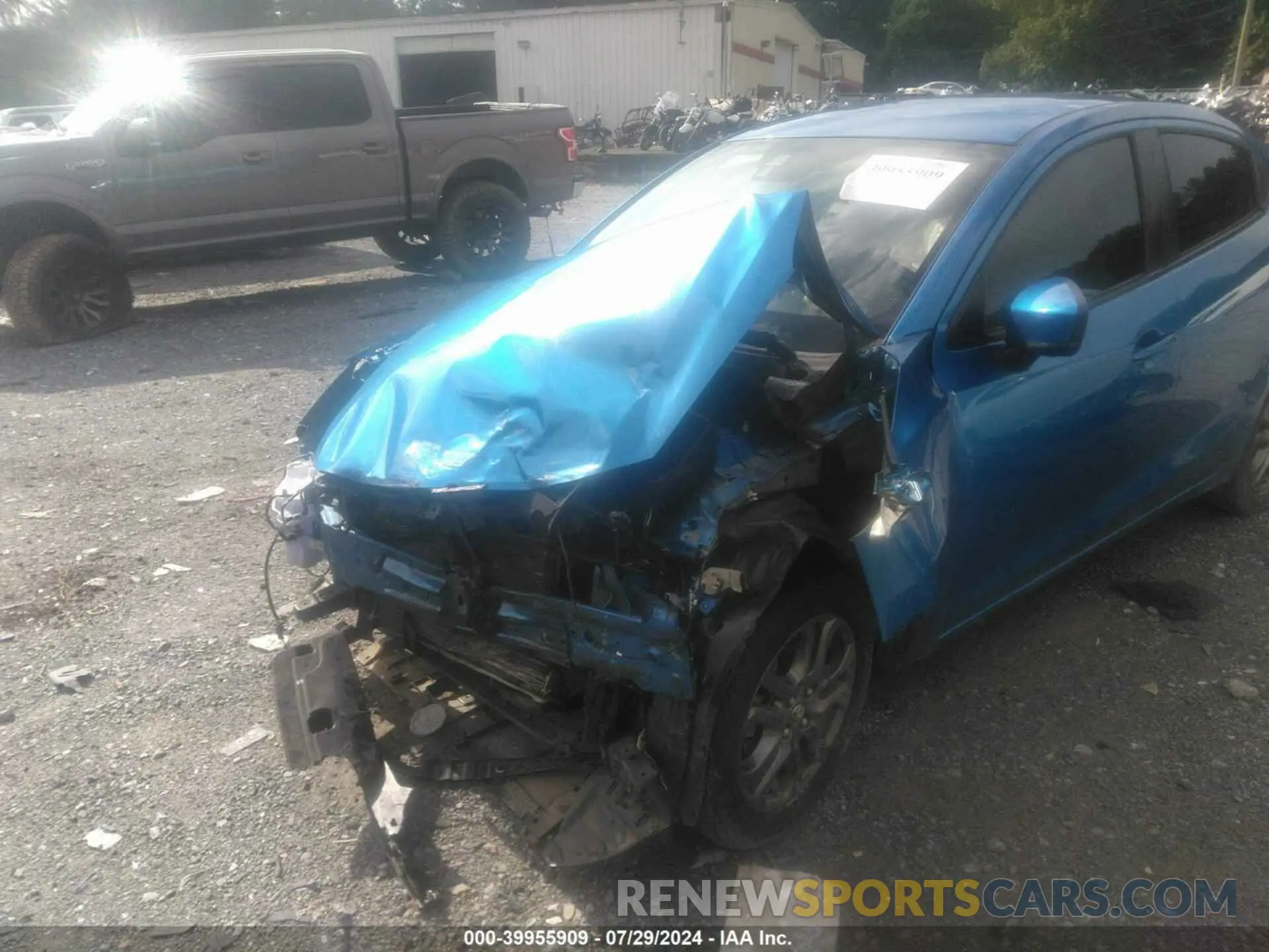 2 Фотография поврежденного автомобиля 3MYDLBYV4KY511631 TOYOTA YARIS 2019