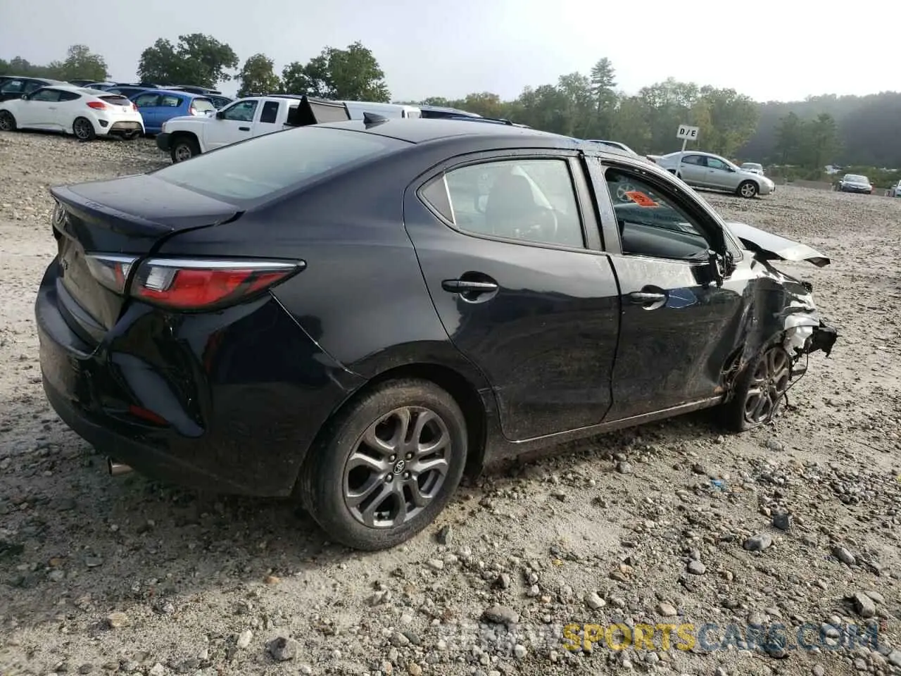 3 Фотография поврежденного автомобиля 3MYDLBYV4KY528560 TOYOTA YARIS 2019