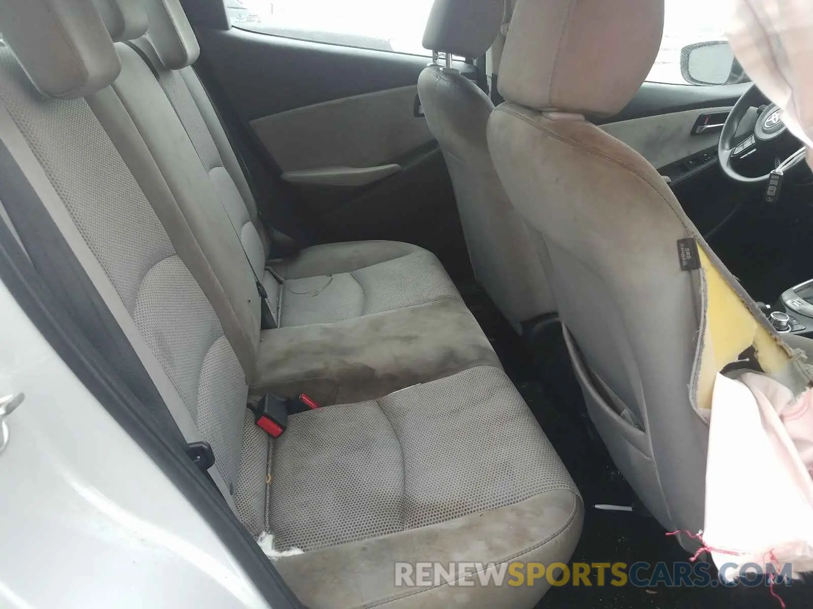 6 Photograph of a damaged car 3MYDLBYV5KY502520 TOYOTA YARIS 2019