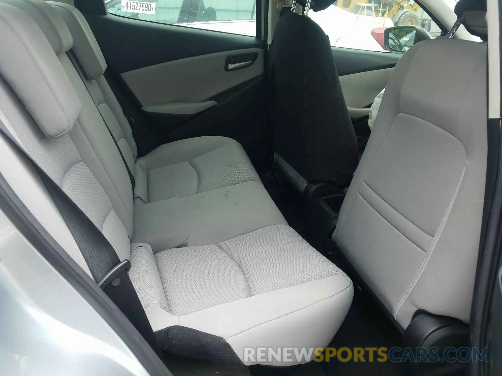 6 Photograph of a damaged car 3MYDLBYV5KY503375 TOYOTA YARIS 2019
