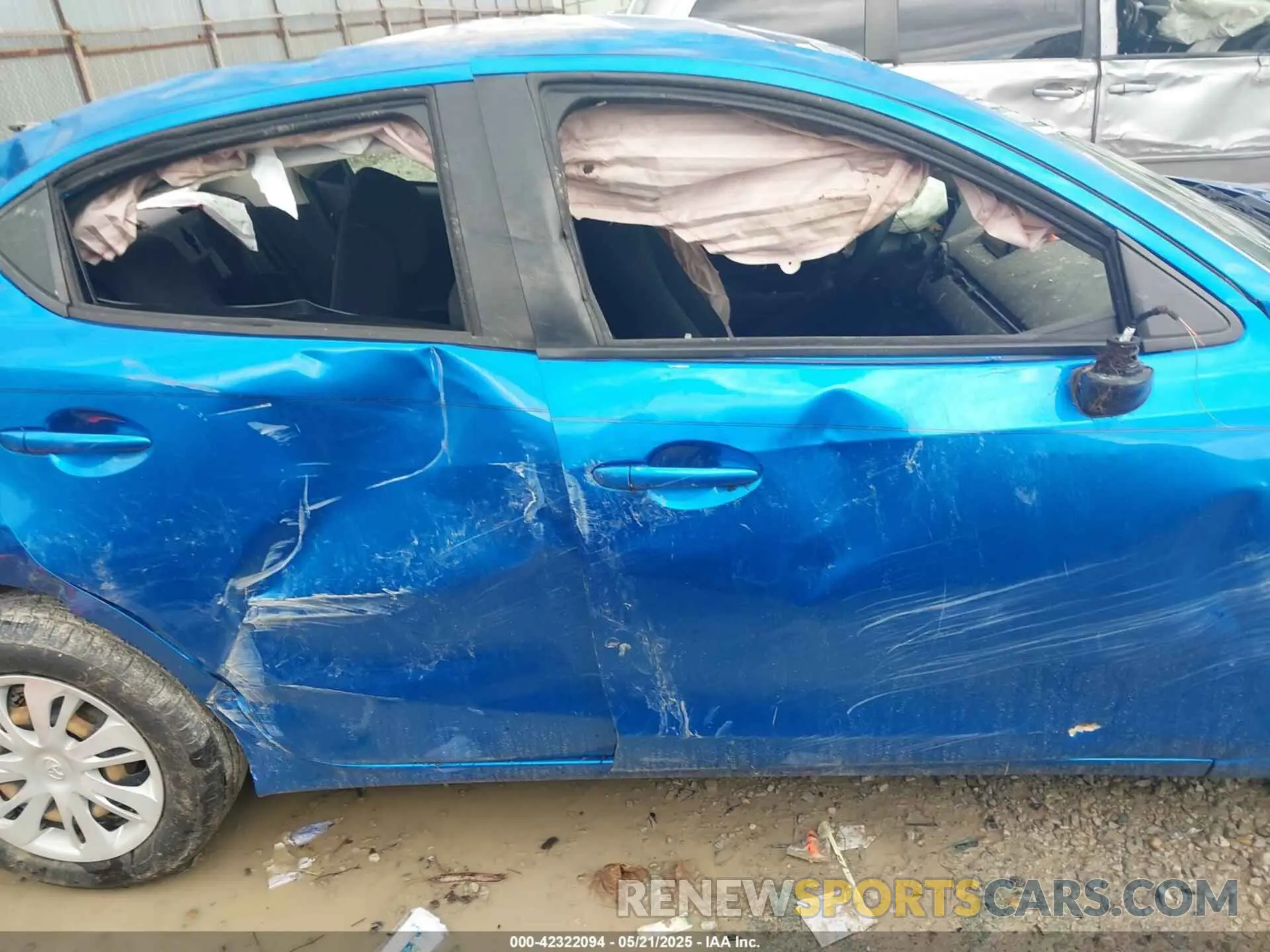 13 Фотография поврежденного автомобиля 3MYDLBYV5KY503408 TOYOTA YARIS 2019