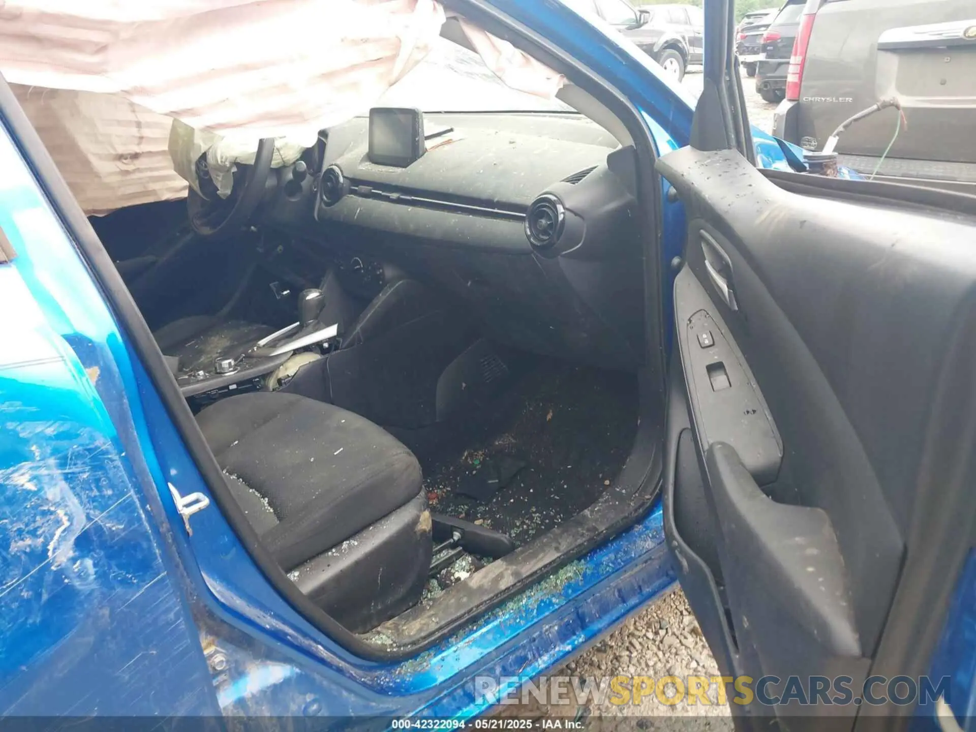5 Фотография поврежденного автомобиля 3MYDLBYV5KY503408 TOYOTA YARIS 2019