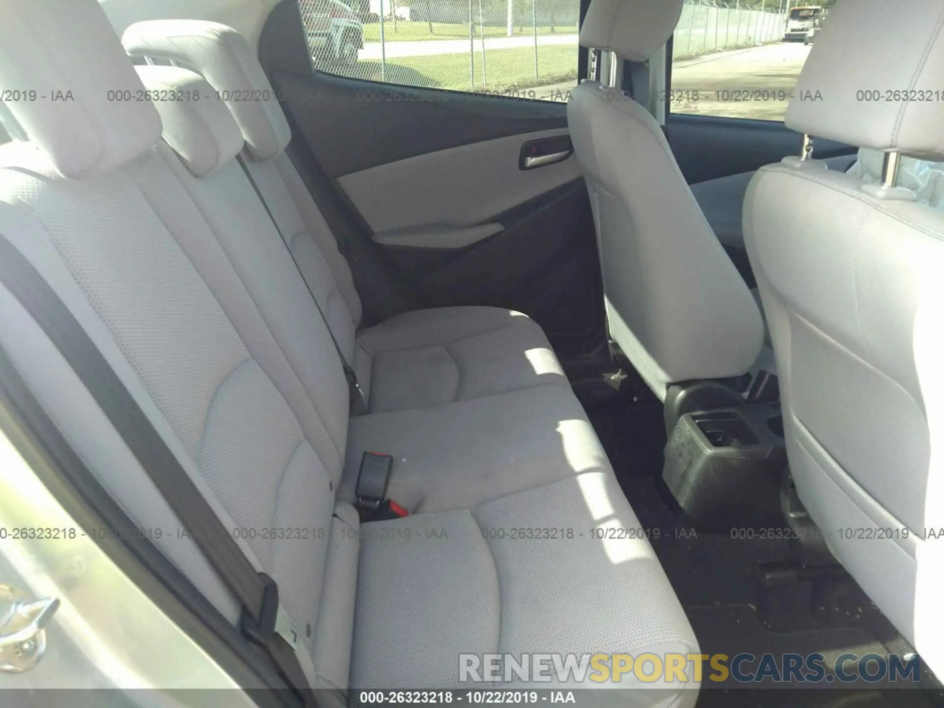 8 Photograph of a damaged car 3MYDLBYV5KY516403 TOYOTA YARIS 2019
