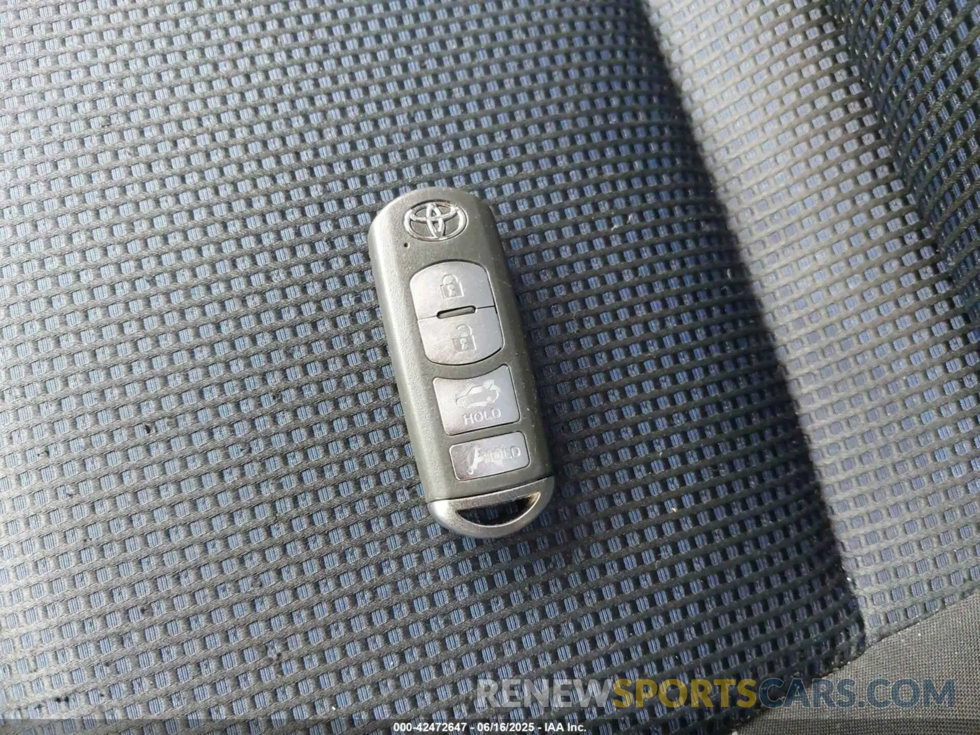 11 Photograph of a damaged car 3MYDLBYV5KY520984 TOYOTA YARIS 2019