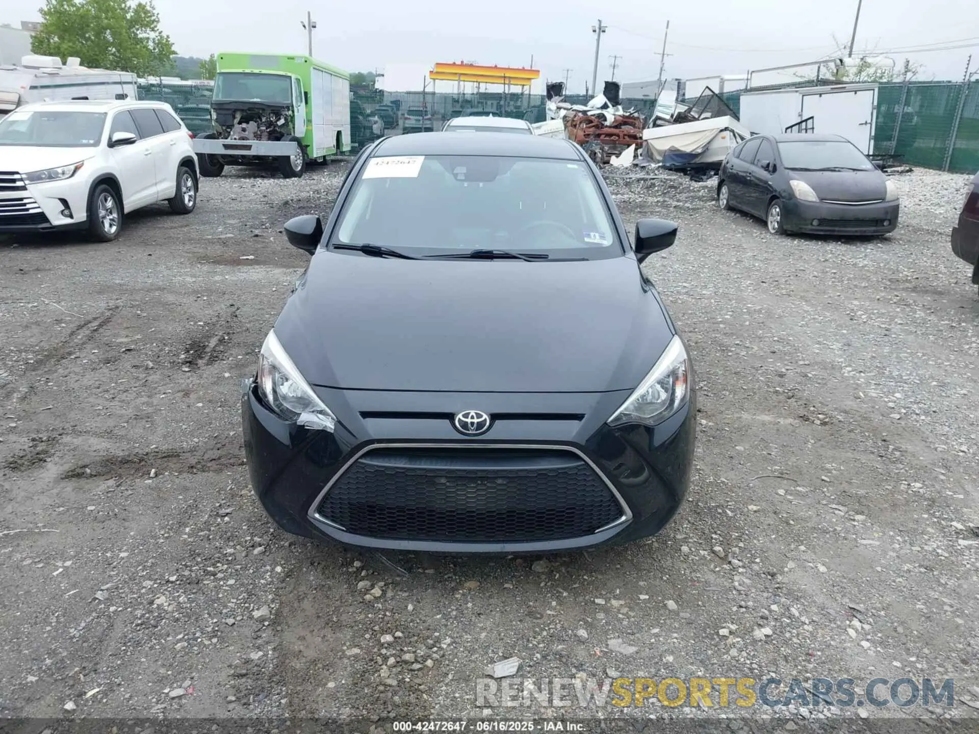 12 Photograph of a damaged car 3MYDLBYV5KY520984 TOYOTA YARIS 2019