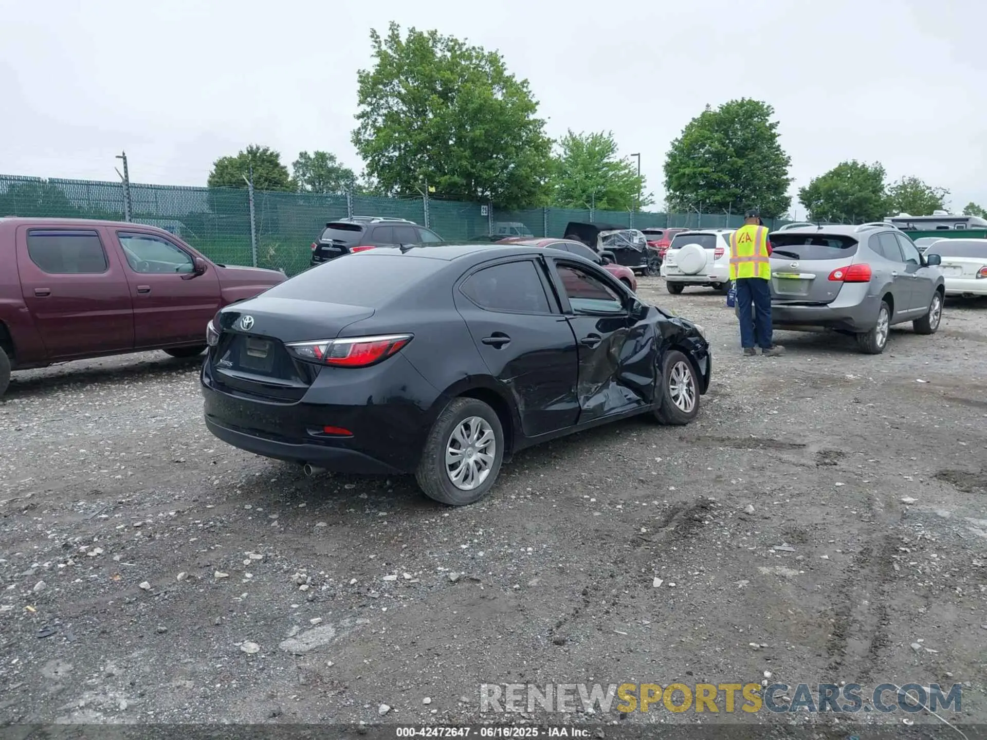 4 Photograph of a damaged car 3MYDLBYV5KY520984 TOYOTA YARIS 2019