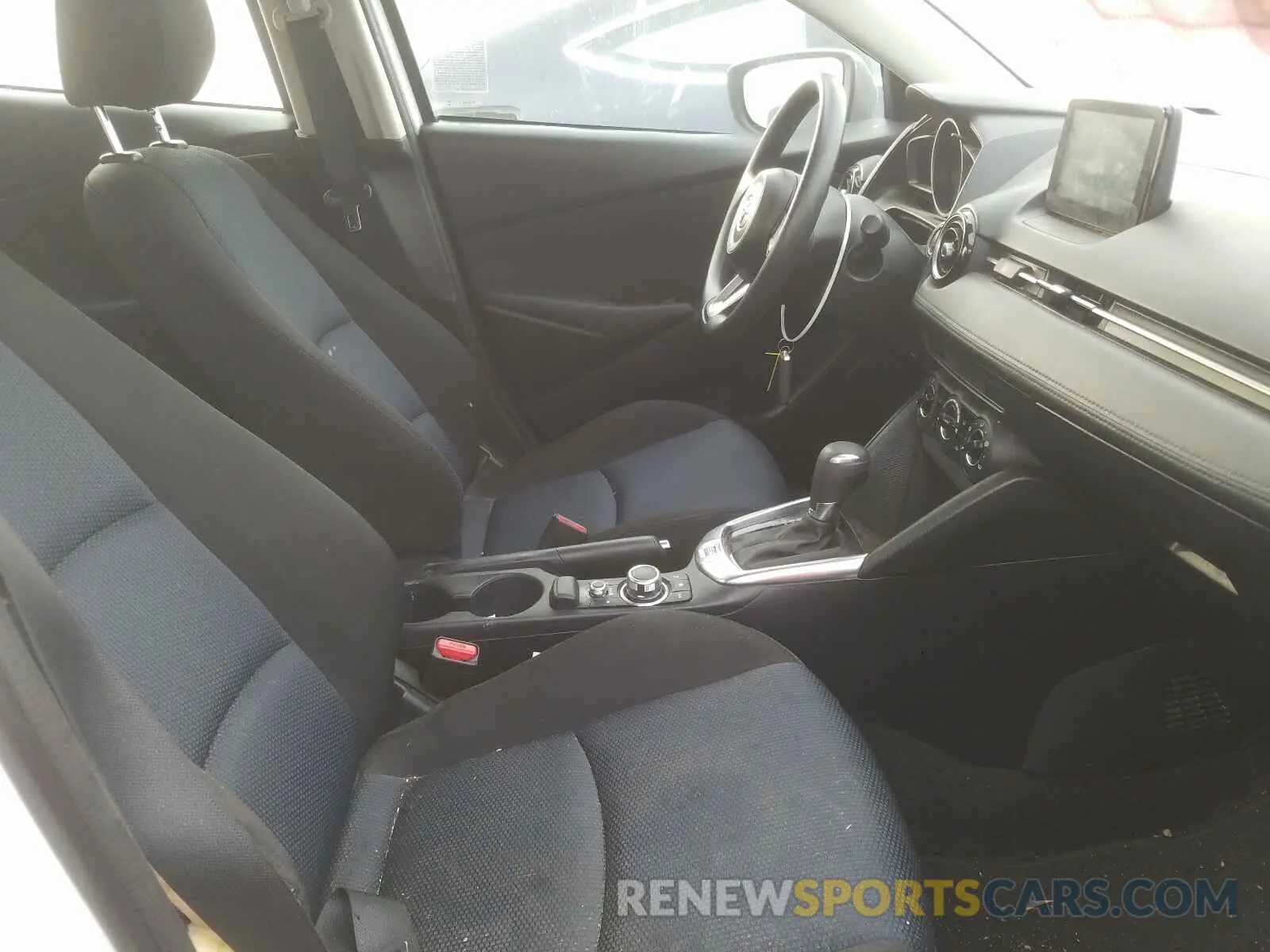 5 Photograph of a damaged car 3MYDLBYV5KY524274 TOYOTA YARIS 2019