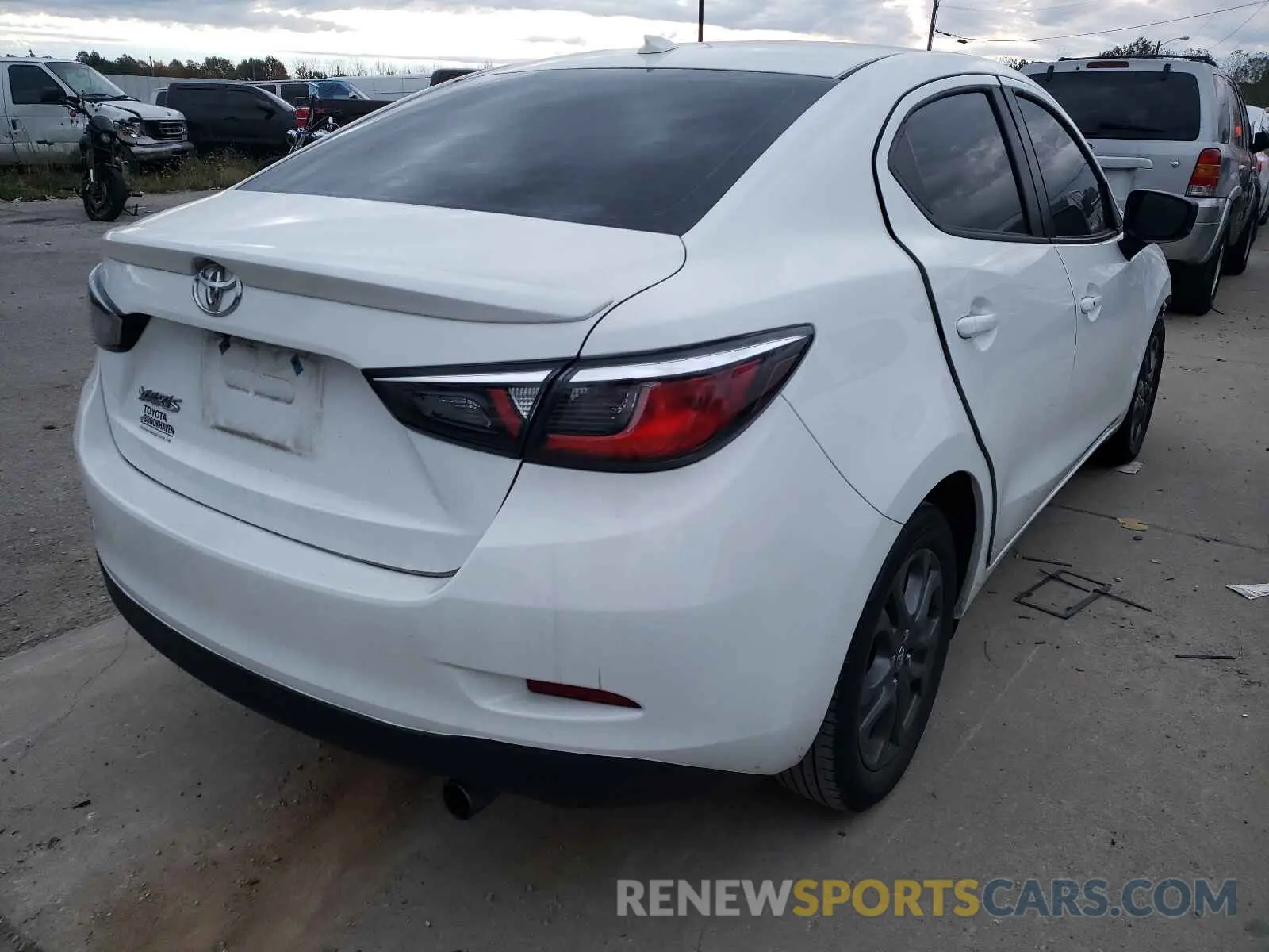 4 Photograph of a damaged car 3MYDLBYV6KY505751 TOYOTA YARIS 2019
