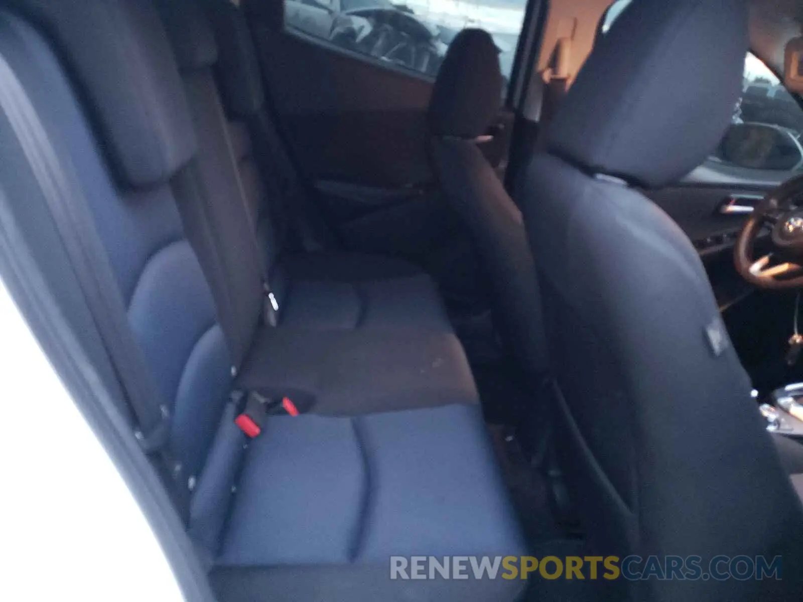 6 Photograph of a damaged car 3MYDLBYV6KY505751 TOYOTA YARIS 2019