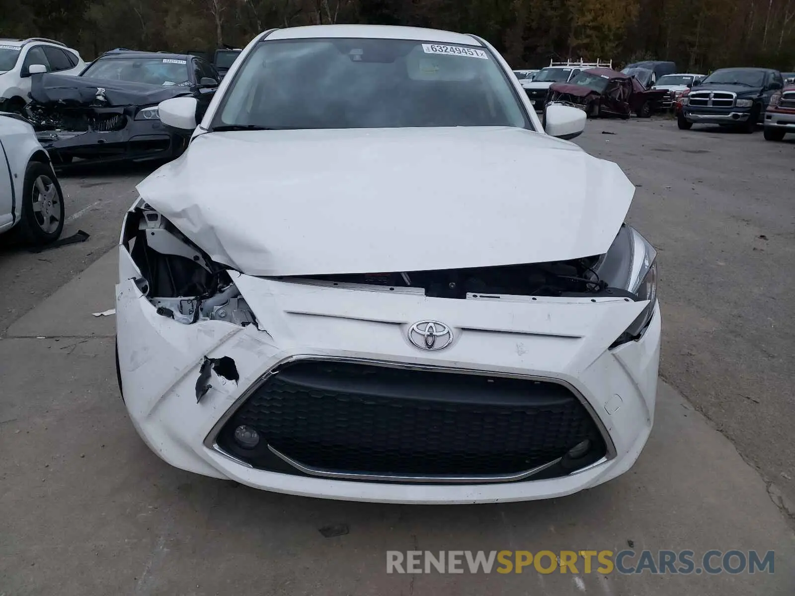 9 Photograph of a damaged car 3MYDLBYV6KY505751 TOYOTA YARIS 2019