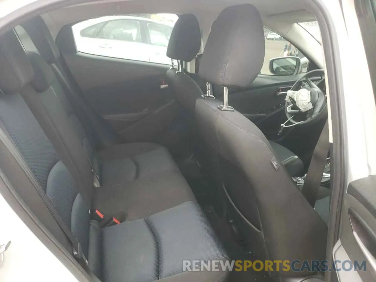 11 Фотография поврежденного автомобиля 3MYDLBYV6KY516488 TOYOTA YARIS 2019