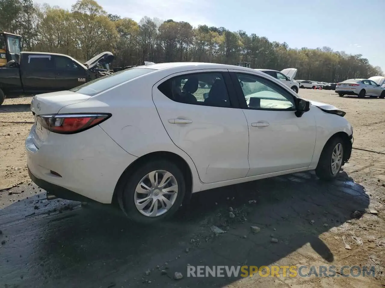 3 Photograph of a damaged car 3MYDLBYV6KY516622 TOYOTA YARIS 2019