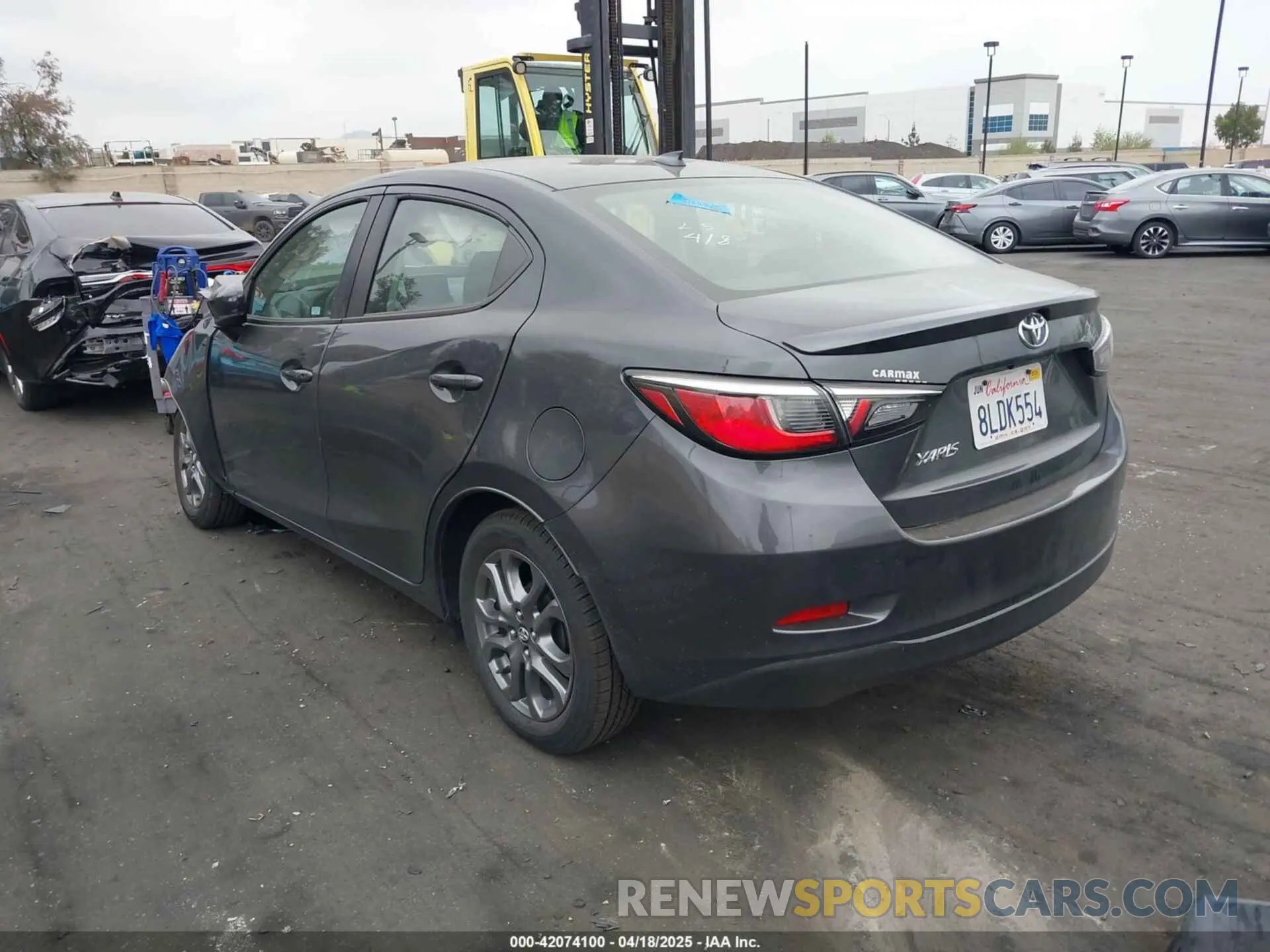 3 Photograph of a damaged car 3MYDLBYV6KY517138 TOYOTA YARIS 2019