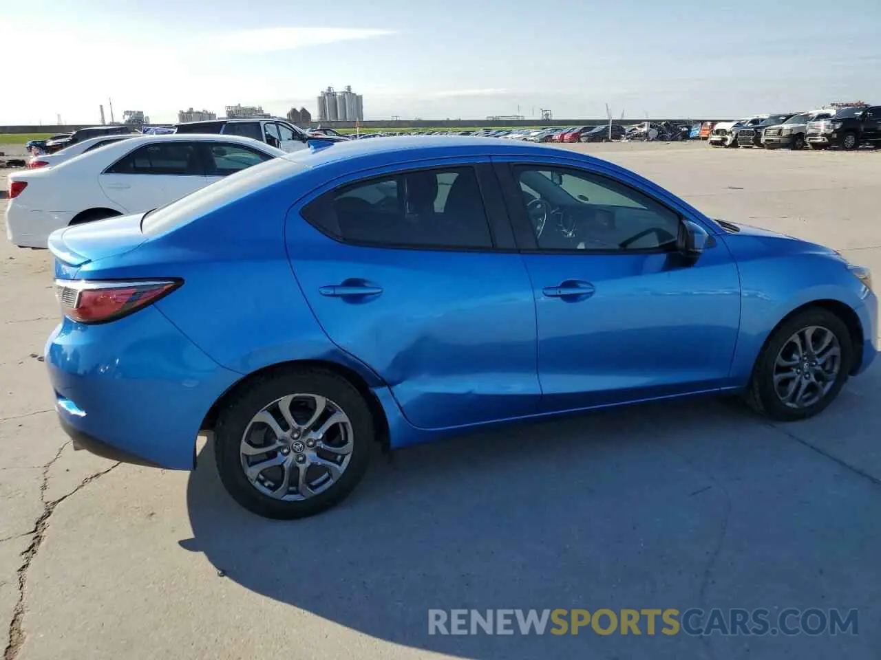 3 Фотография поврежденного автомобиля 3MYDLBYV6KY521903 TOYOTA YARIS 2019