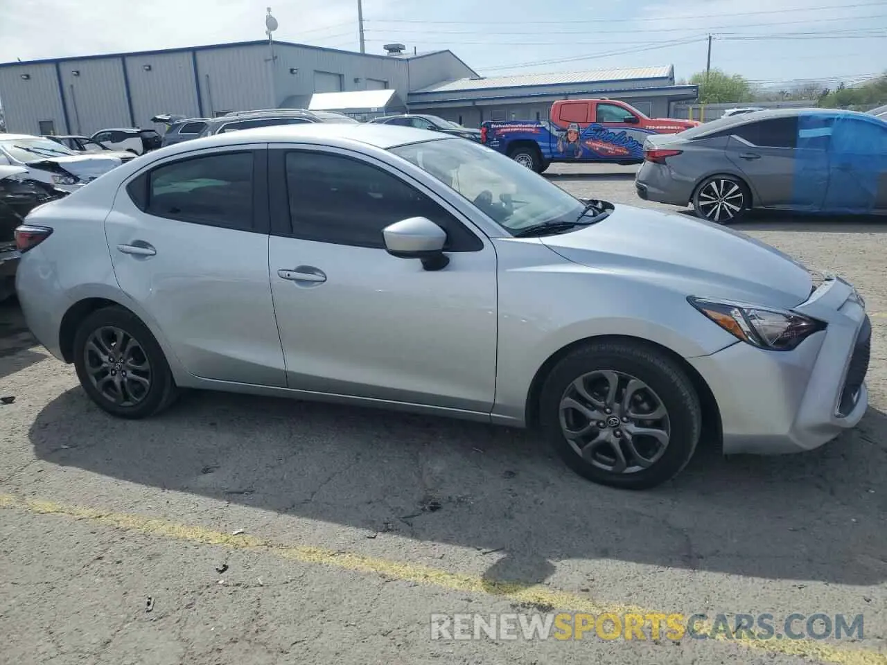 4 Фотография поврежденного автомобиля 3MYDLBYV6KY524803 TOYOTA YARIS 2019