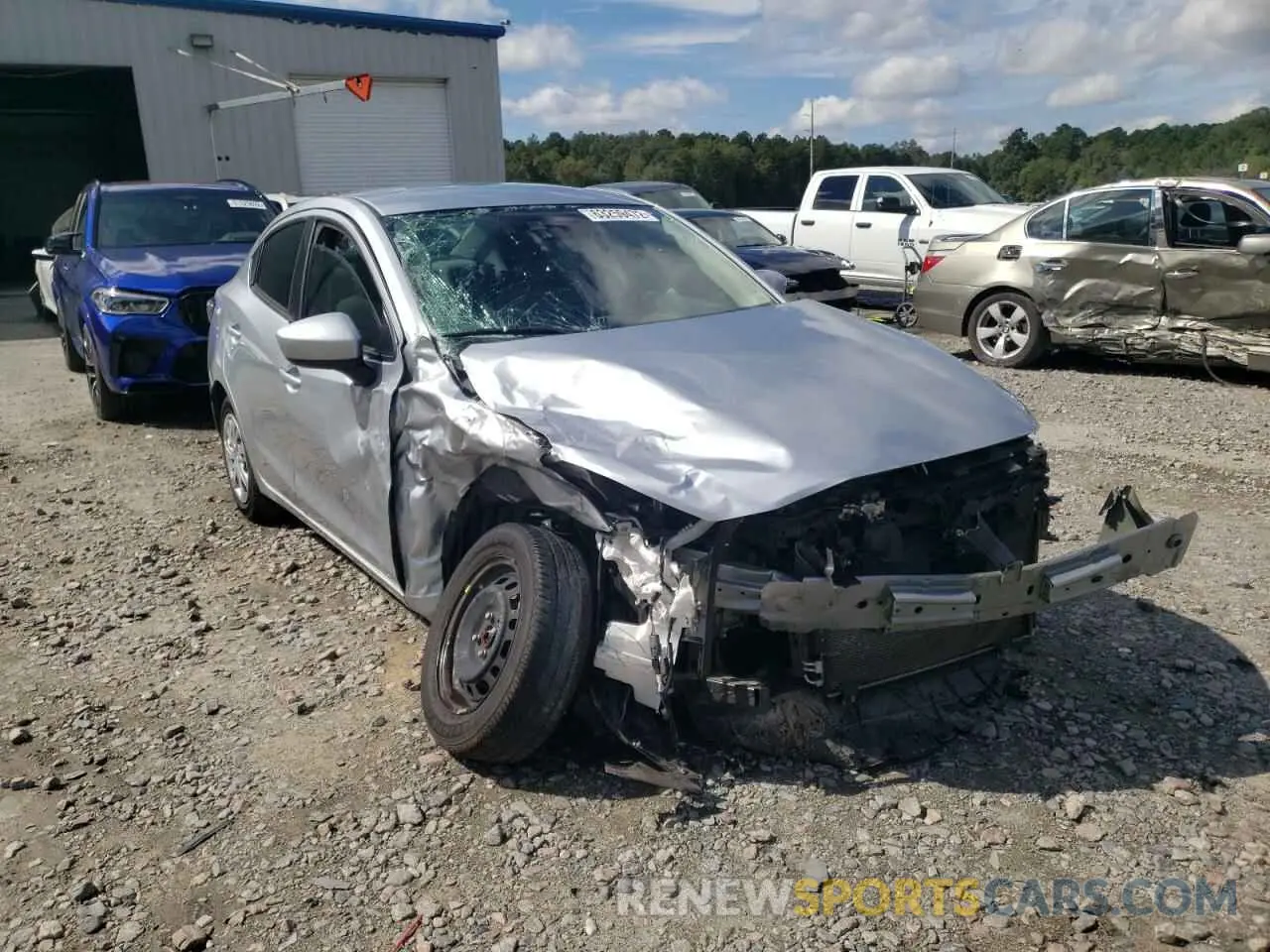1 Photograph of a damaged car 3MYDLBYV6KY525367 TOYOTA YARIS 2019