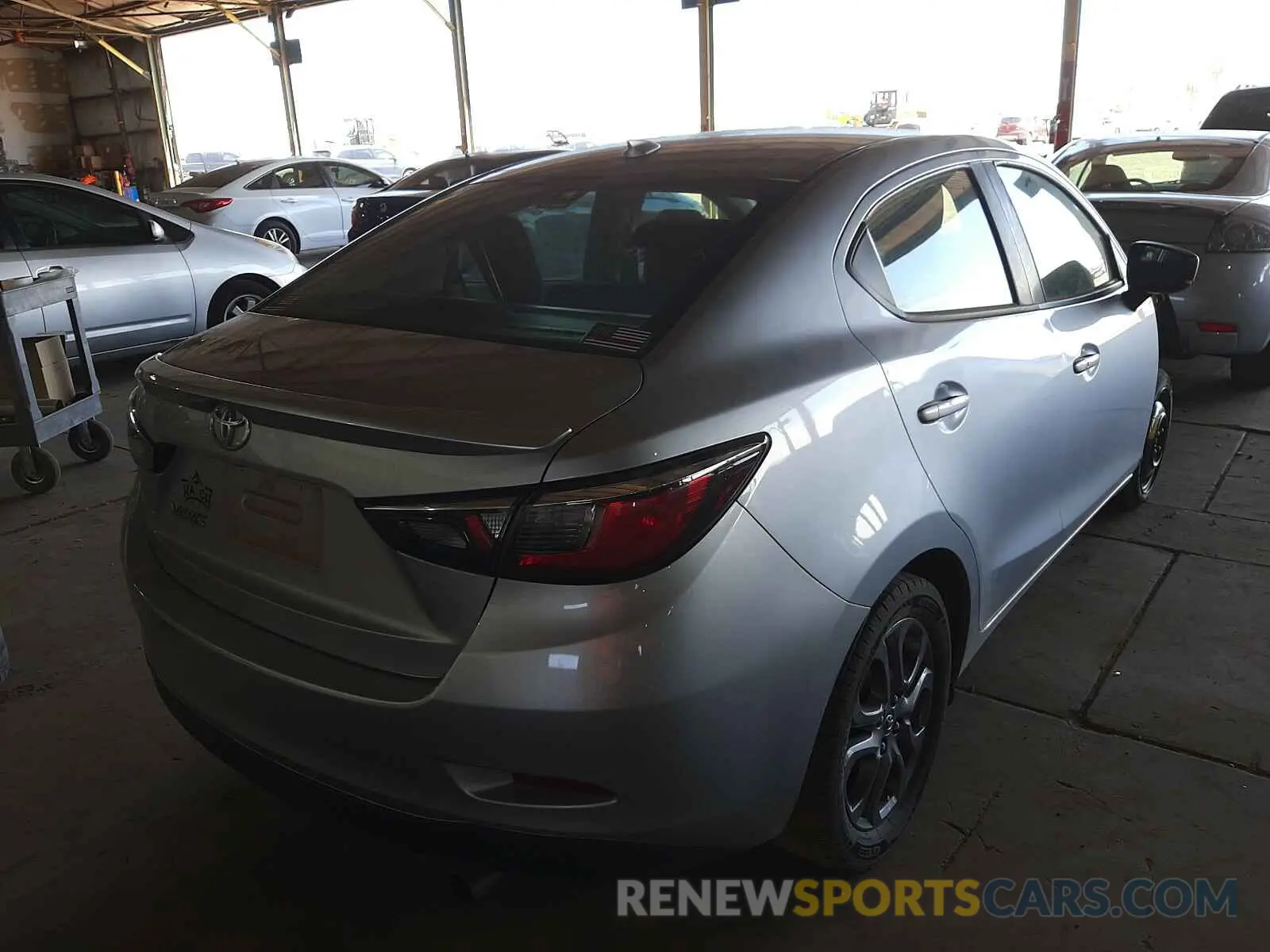 4 Photograph of a damaged car 3MYDLBYV6KY525398 TOYOTA YARIS 2019