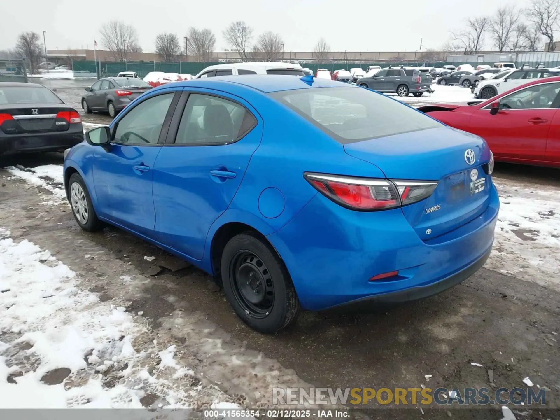 3 Photograph of a damaged car 3MYDLBYV6KY528625 TOYOTA YARIS 2019