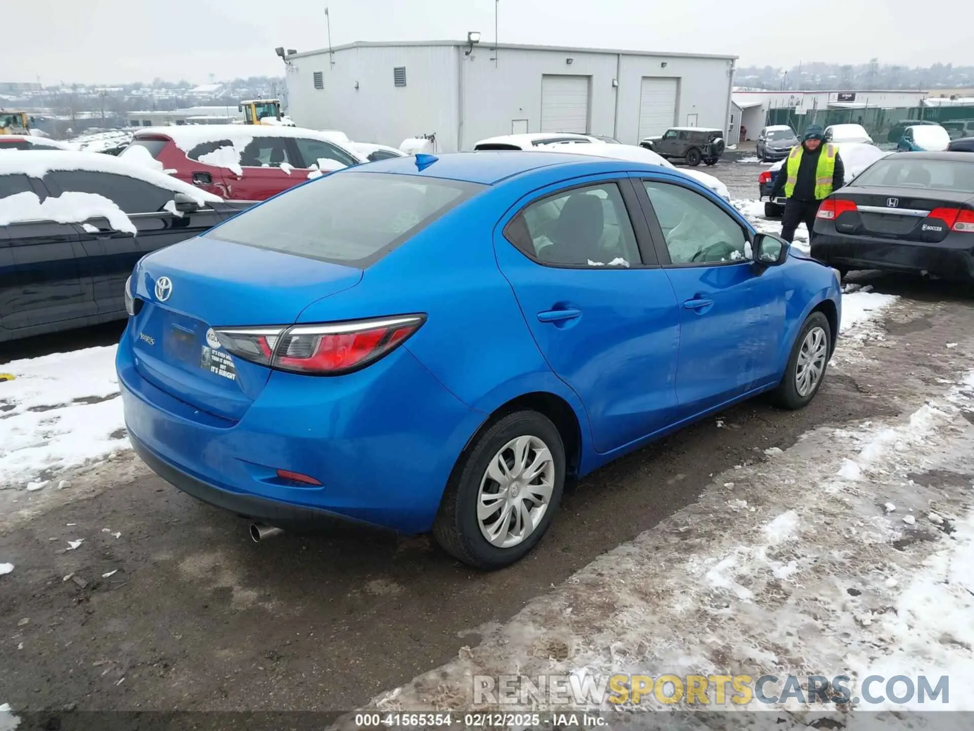 4 Photograph of a damaged car 3MYDLBYV6KY528625 TOYOTA YARIS 2019