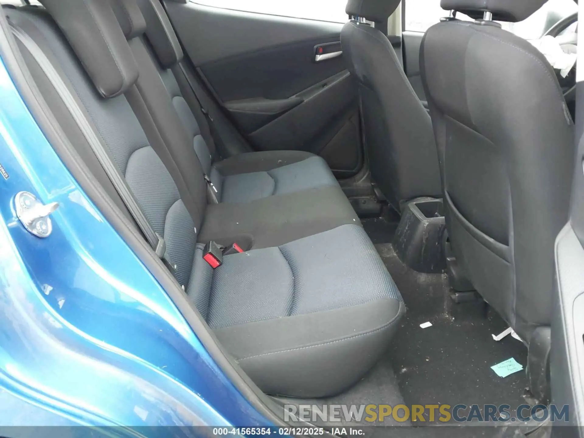 8 Photograph of a damaged car 3MYDLBYV6KY528625 TOYOTA YARIS 2019
