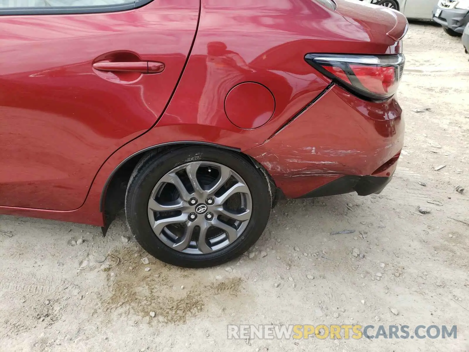 9 Photograph of a damaged car 3MYDLBYV7KY505273 TOYOTA YARIS 2019