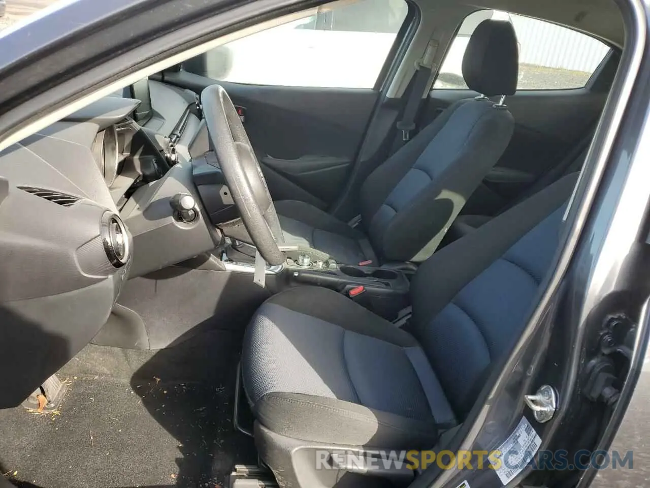7 Photograph of a damaged car 3MYDLBYV7KY508058 TOYOTA YARIS 2019