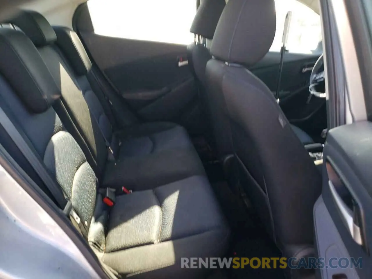 10 Фотография поврежденного автомобиля 3MYDLBYV7KY509579 TOYOTA YARIS 2019