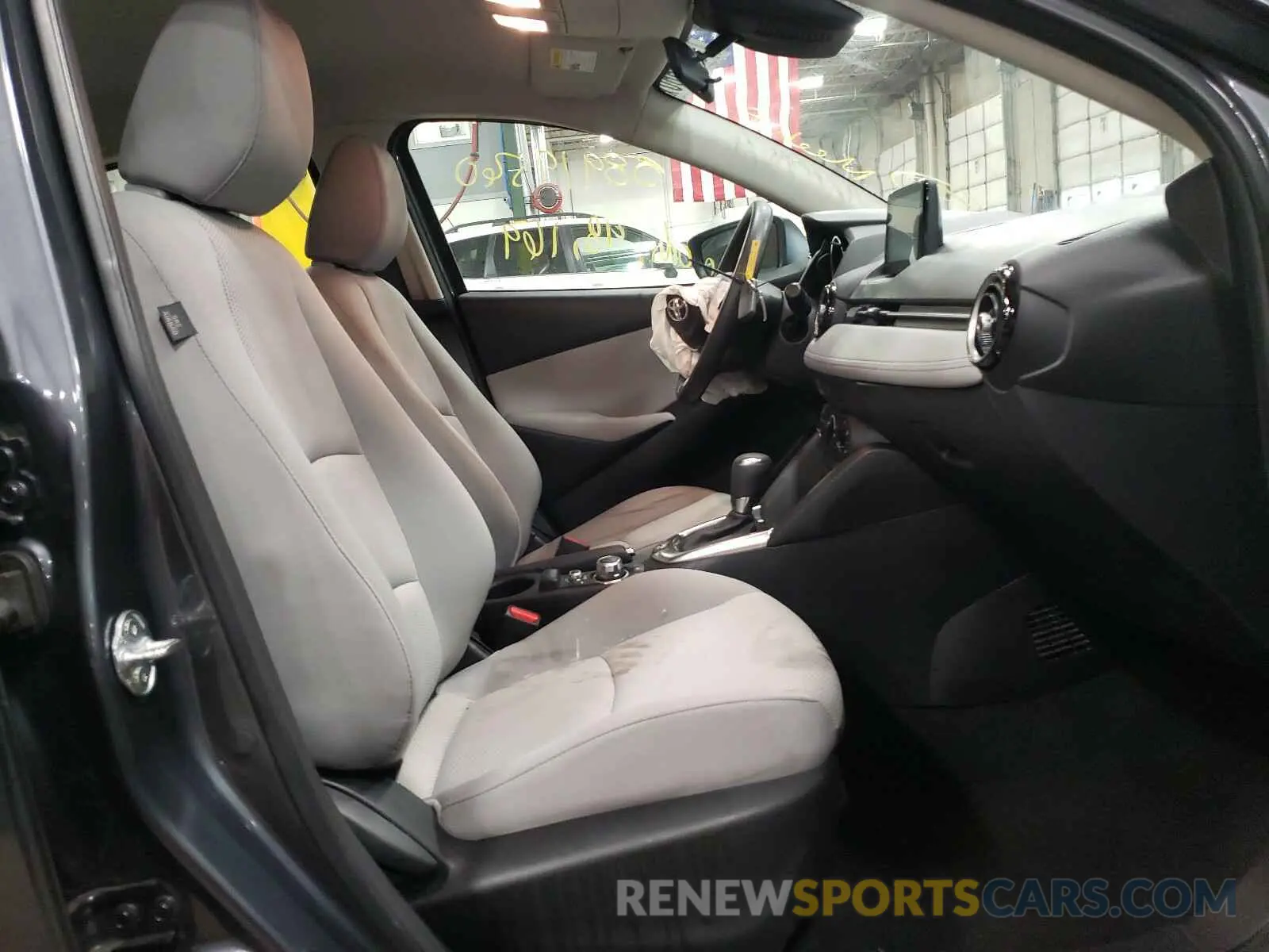 5 Photograph of a damaged car 3MYDLBYV7KY509744 TOYOTA YARIS 2019