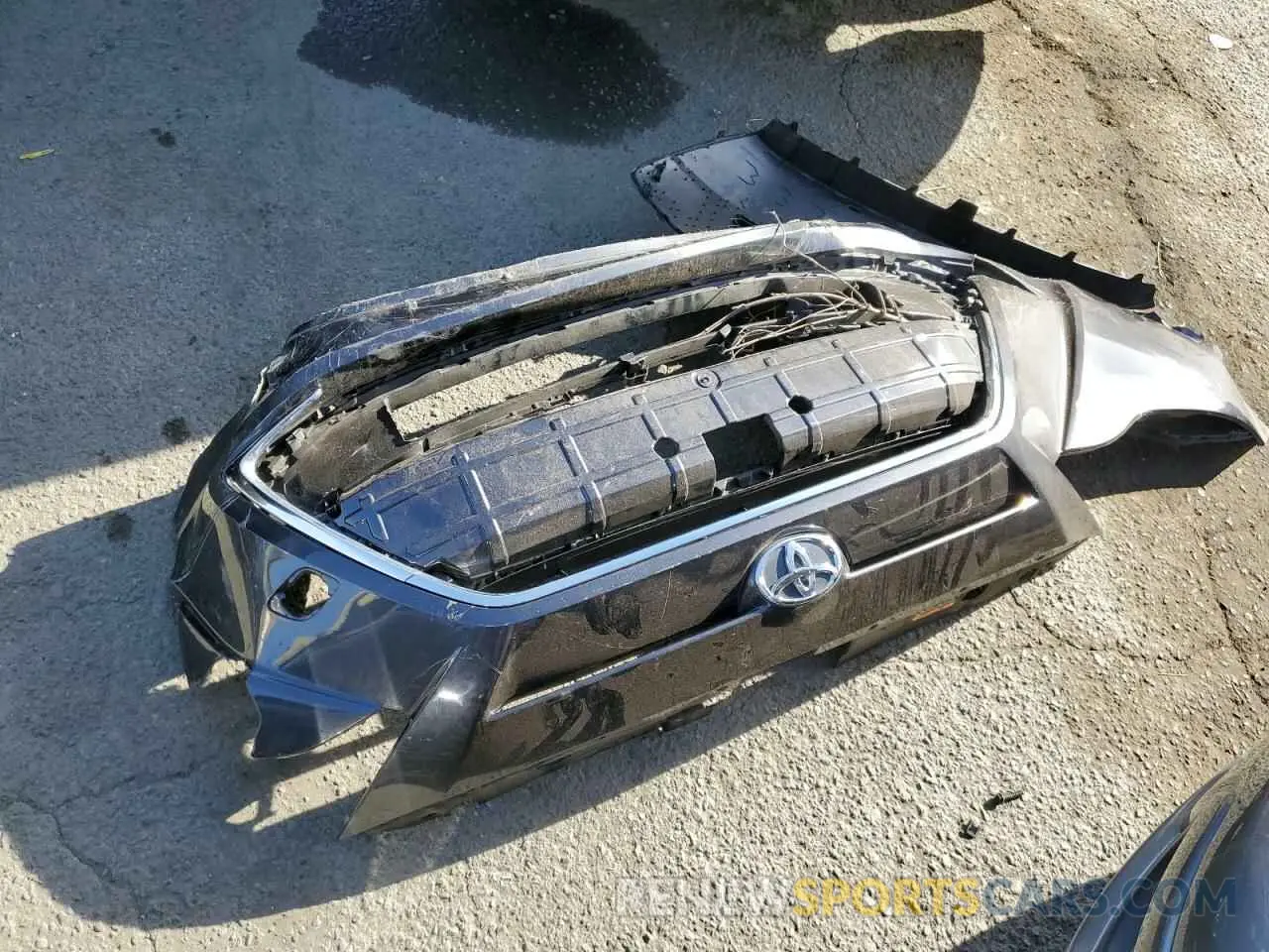 12 Фотография поврежденного автомобиля 3MYDLBYV7KY514068 TOYOTA YARIS 2019