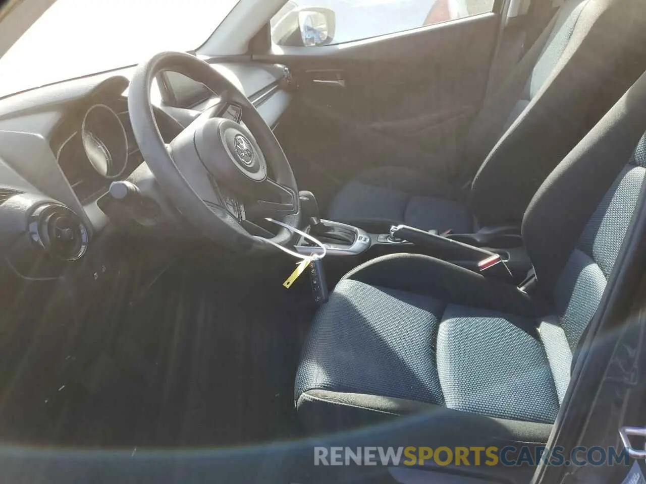 7 Фотография поврежденного автомобиля 3MYDLBYV7KY514068 TOYOTA YARIS 2019