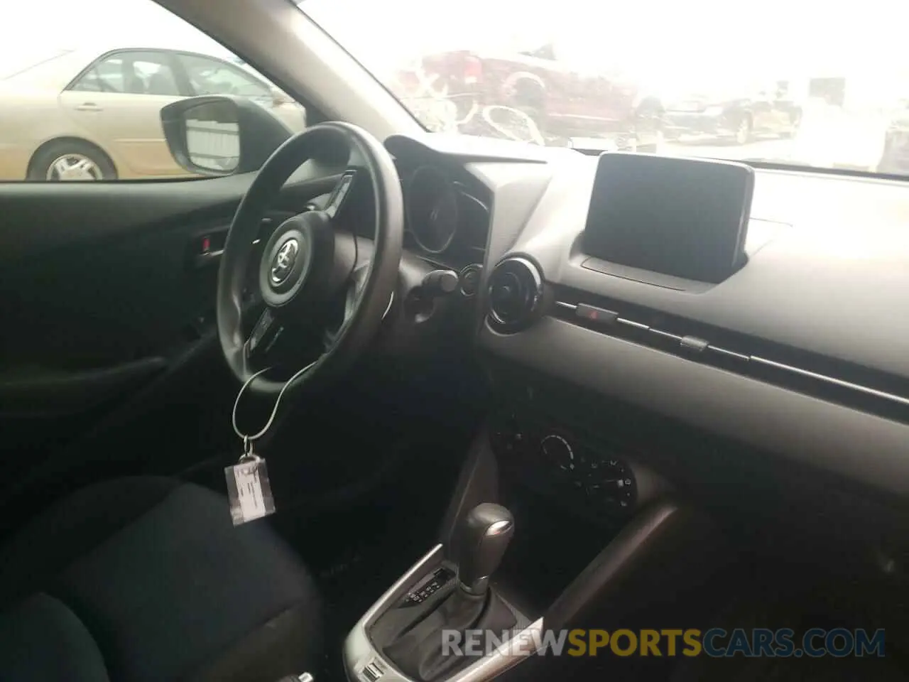 9 Photograph of a damaged car 3MYDLBYV7KY521067 TOYOTA YARIS 2019