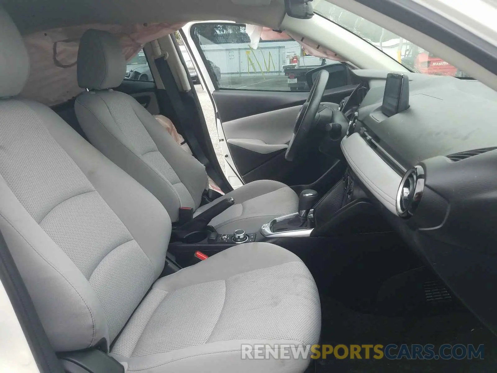 5 Photograph of a damaged car 3MYDLBYV7KY521750 TOYOTA YARIS 2019