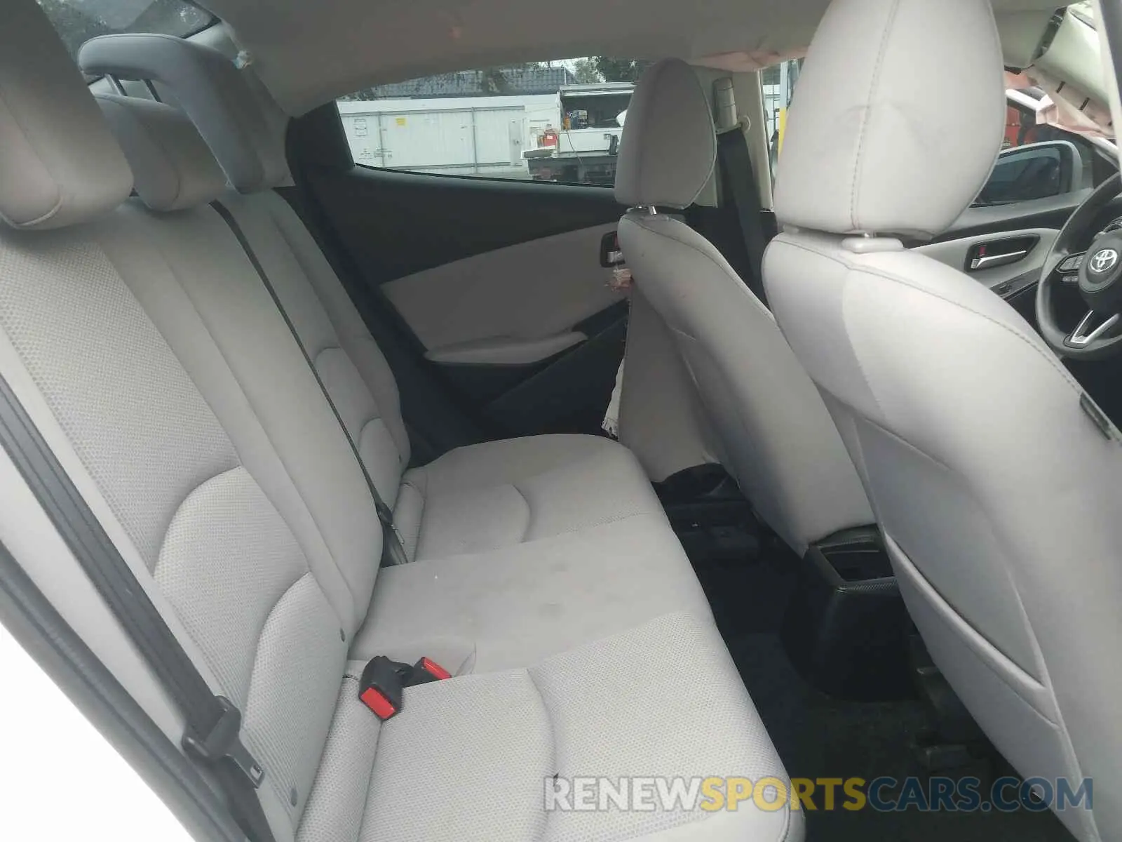 6 Photograph of a damaged car 3MYDLBYV7KY521750 TOYOTA YARIS 2019